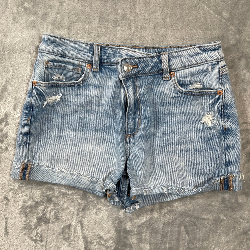 American Eagle Mom Shorts Size 2 Light Wash Distressed High Rise‎ Denim Raw Hem
